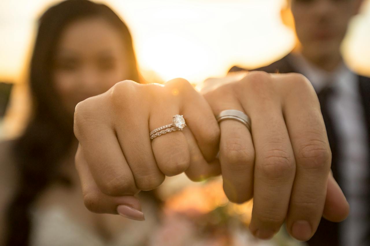 30k+ Couple Ring Pictures | Download Free Images on Unsplash